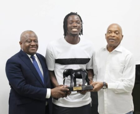 Tennis : L’Assemblée nationale et le Comité national olympique célèbrent Eliakim Coulibaly