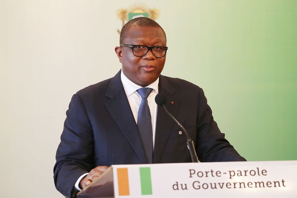 Stade Olympique Alassane Ouattara- ” Les installations des stades homologués par la Caf ne sont pas mises en cause”: (Amadou Coulibaly porte-parole du gouvernement) Stade Olympique Alassane Ouattara- ” Les installations des stades homologués par la Caf ne sont pas mises en cause”: (Amadou Coulibaly porte-parole du gouvernement)